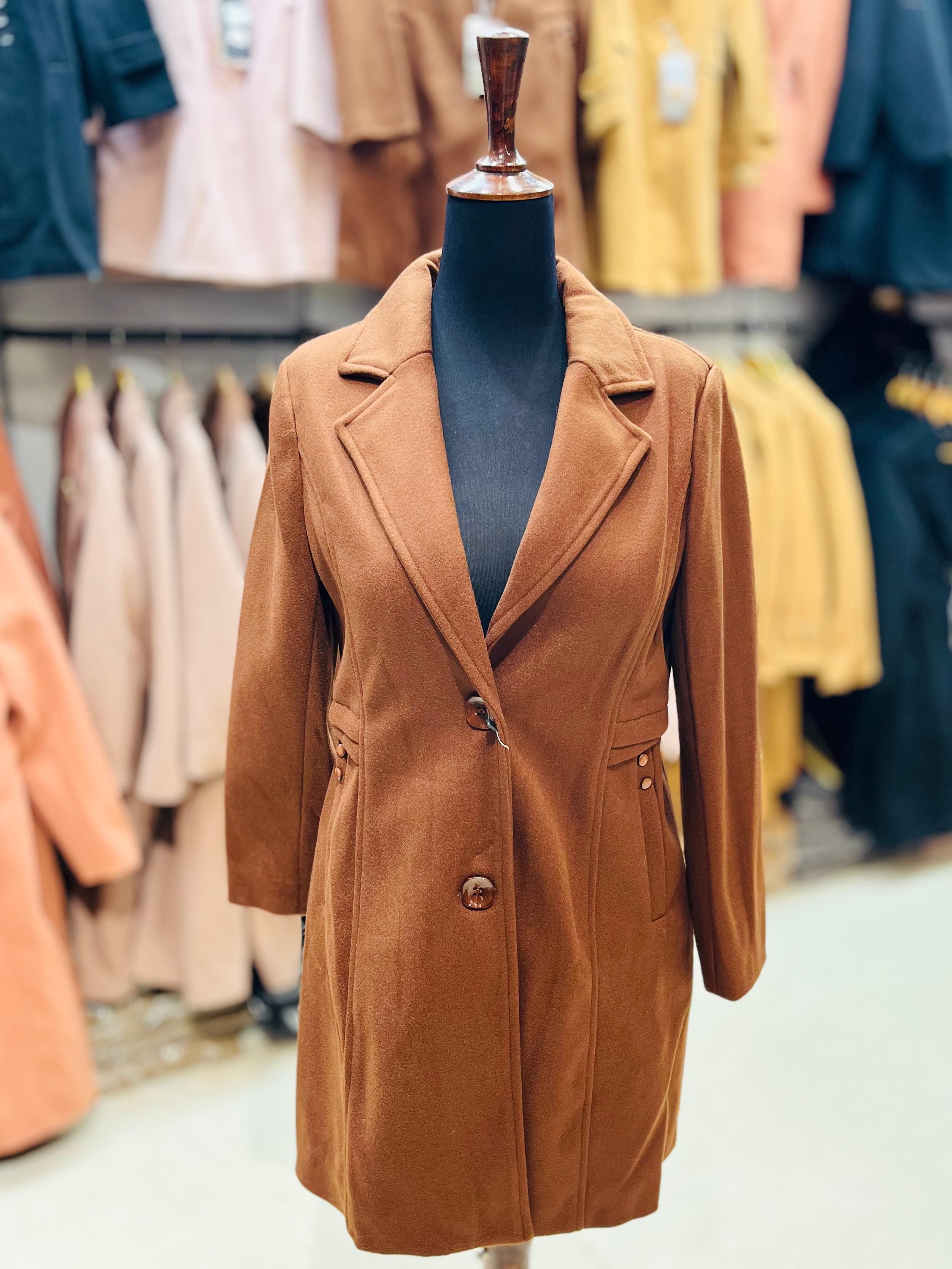 Elegant Mid-Length Coat with Single-Button Closure